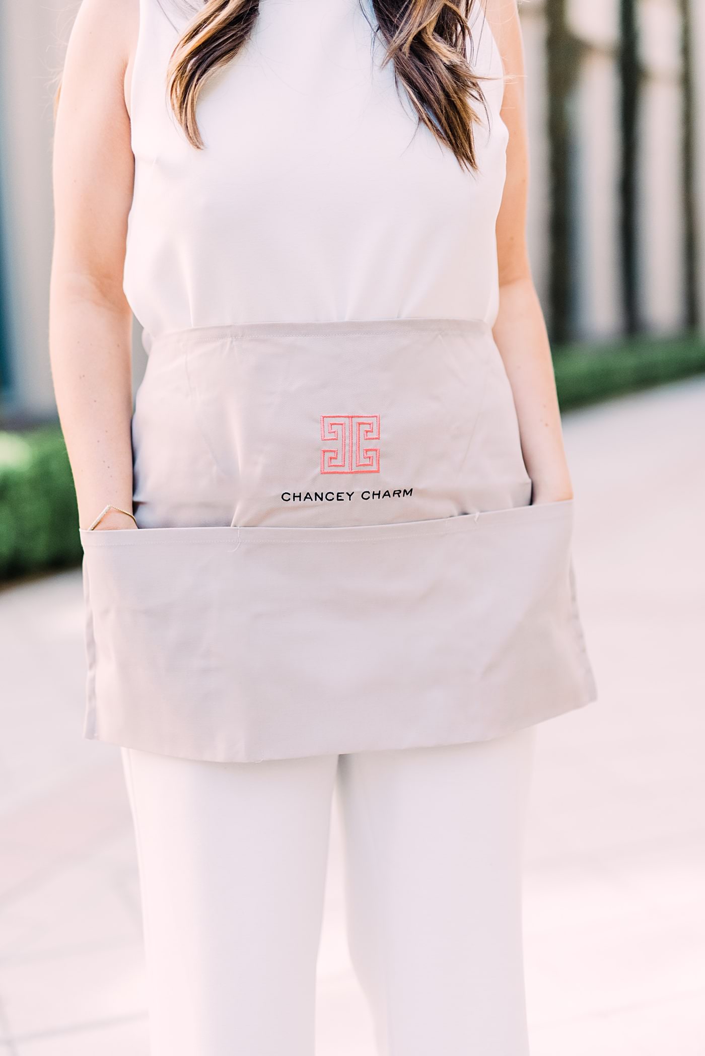 chancey-charm-wedding-planner-apron