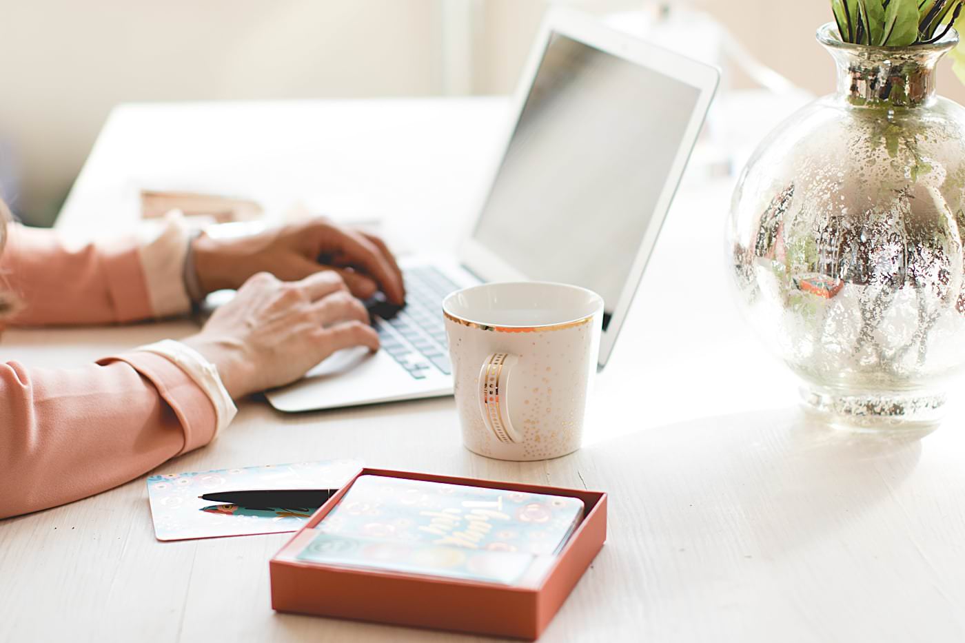 wedding planner - computer - laptop - coffee - working